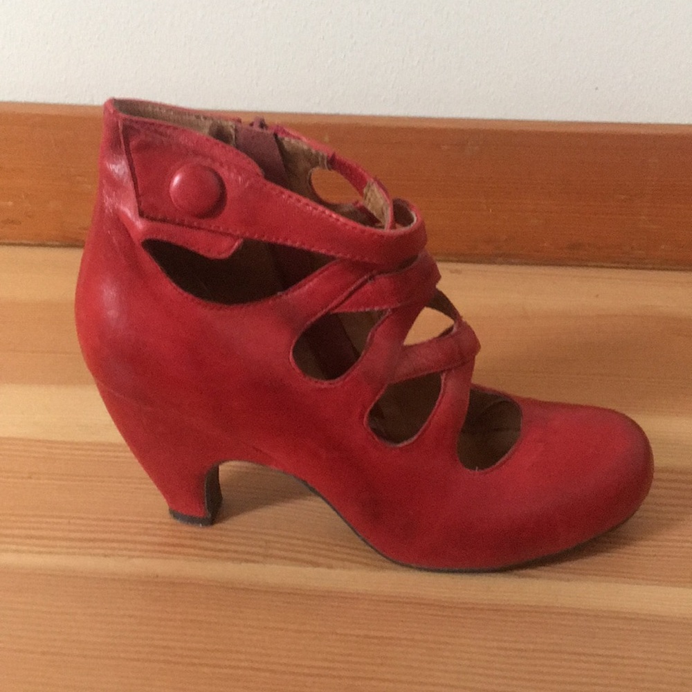 Red leather heels Miz Mooz